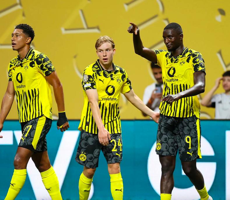 马来西亚羽毛球队险胜丹麦羽毛球队，辛杜关键制胜