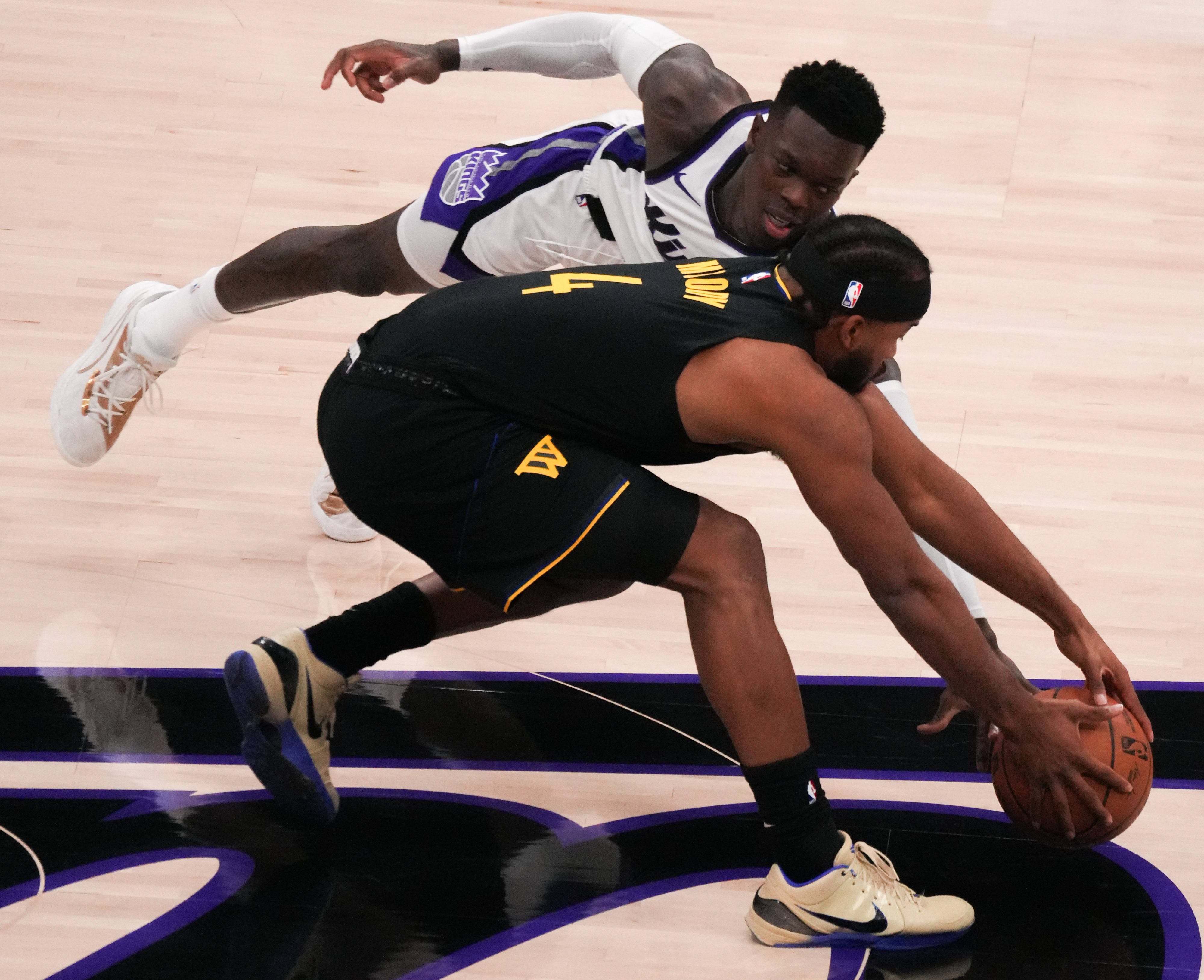 勇士险胜国王，杜兰特高光表现