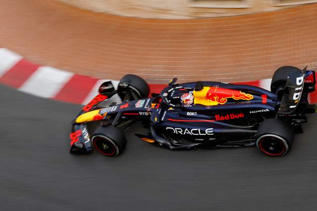 威廉姆斯逆转雷诺车队，汉密尔顿扛起全队