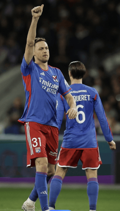 开云官网-瑞士球员在霍芬海姆踢球，表现出色引瞩目