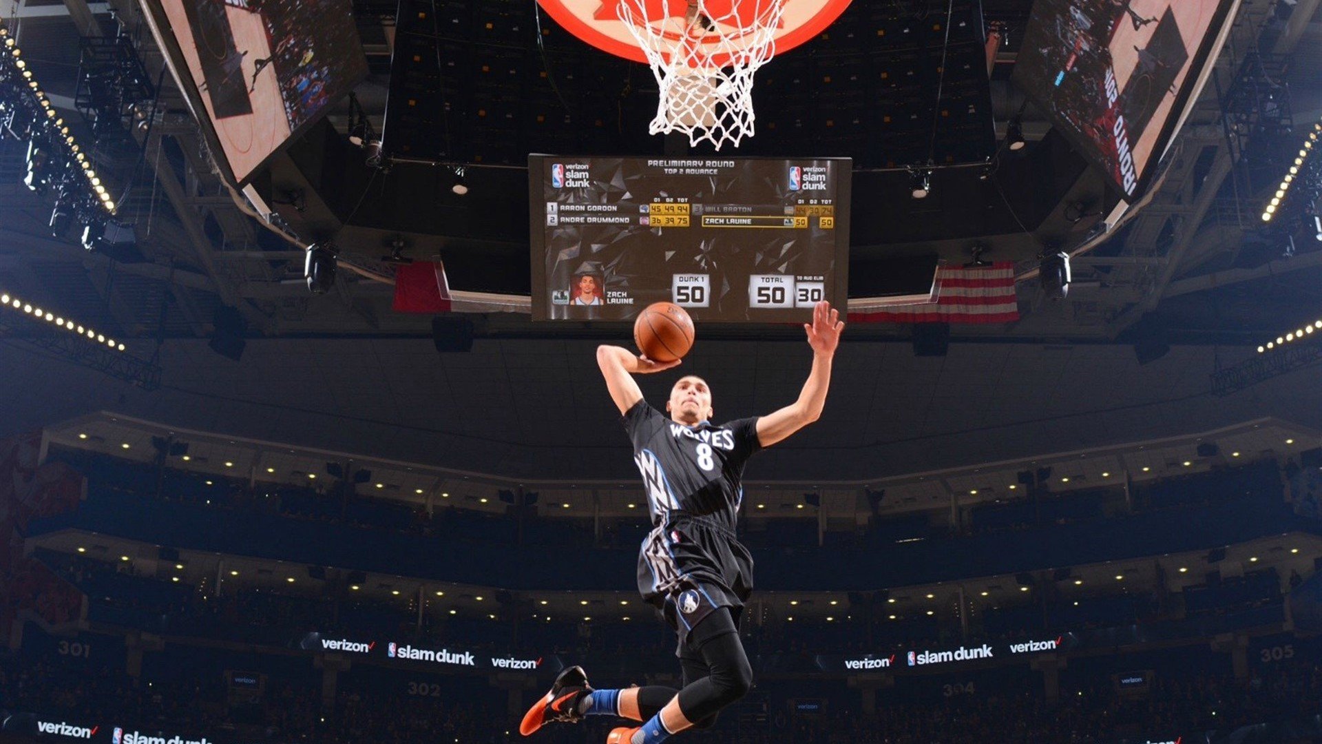 红蓝风暴中的唯一印记,当维斯塔潘在索伯围城下刻下统治的图腾